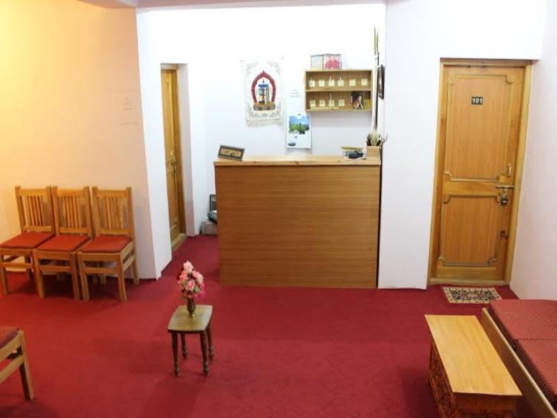 Hotel Lonchay Residency 列城 外观 照片