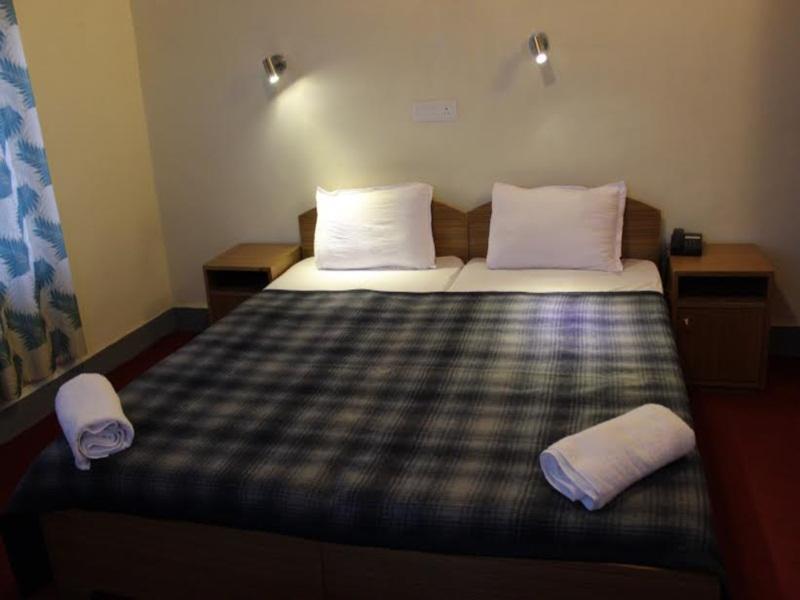 Hotel Lonchay Residency 列城 外观 照片